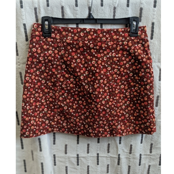 Vintage style floral mini skirt - Picture 2 of 4